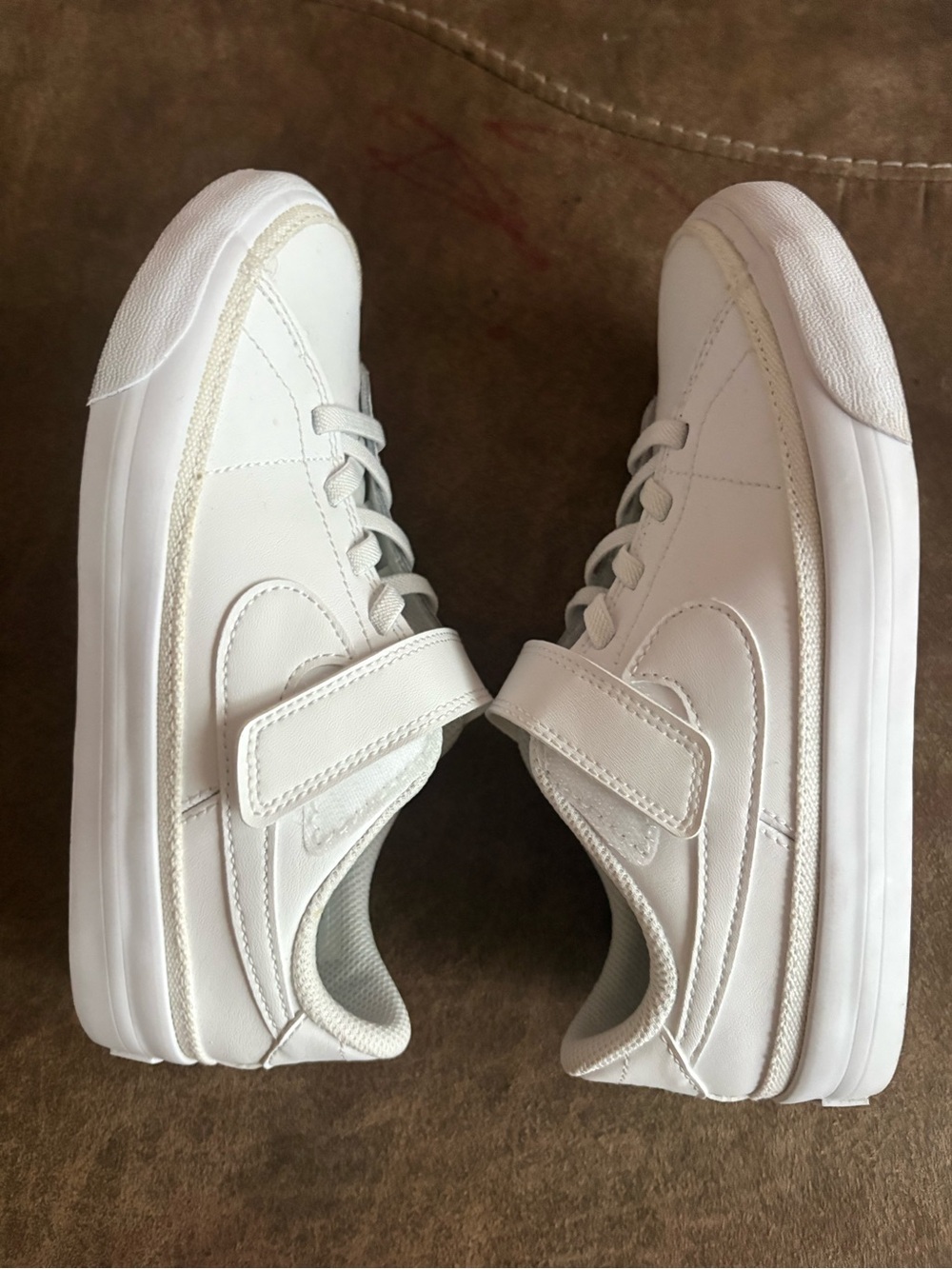 Nike Velcro tennis sneakers